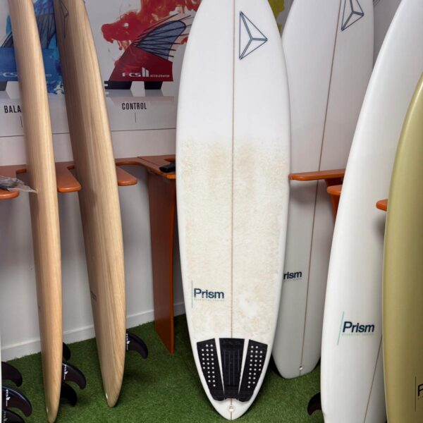 Mid Length 6'8 ESSENTIAL SERIES FCS 2 Planche test. Etat neuf. Pad FCS.